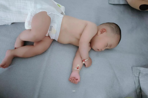 广州代怀试管生子宝宝大便干拉不出来