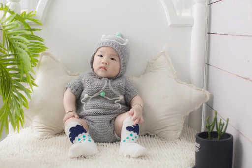 广州代怀试管生子宝宝睡着了打嗝